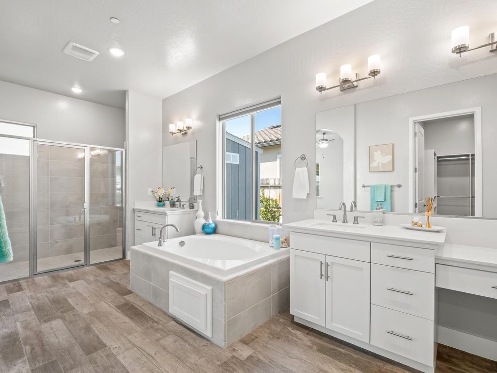 Image 31 of property listing at 1734 N Park Avenue, Clovis, CA 93619