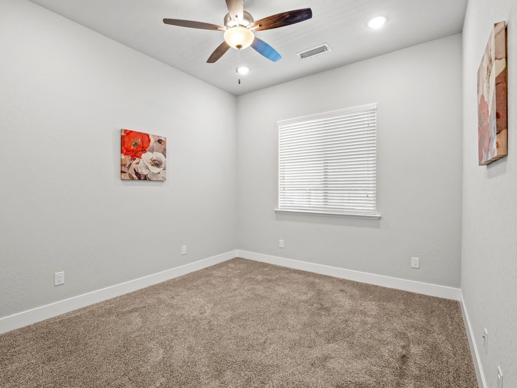 Image 51 of property listing at 1734 N Park Avenue, Clovis, CA 93619