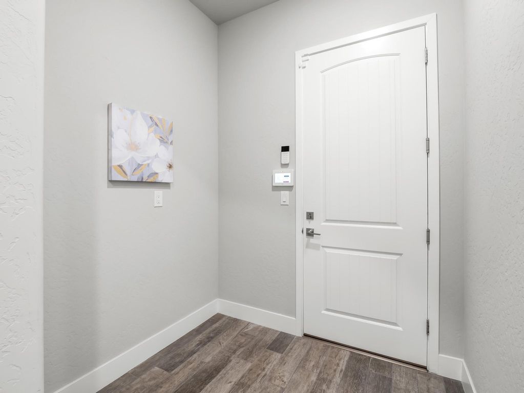 Image 53 of property listing at 1734 N Park Avenue, Clovis, CA 93619