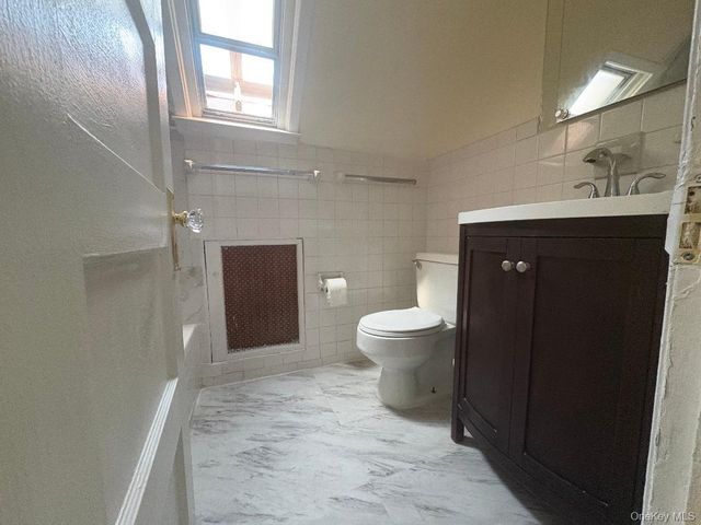 111 Hart Avenue, Yonkers, NY 10704