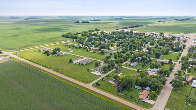 204 5th Street S, Fairmount, ND 58030