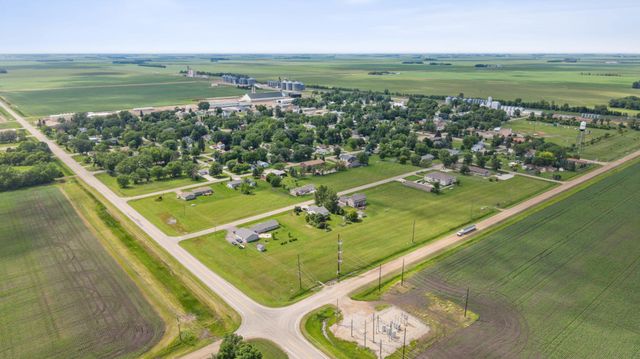 204 5th Street S, Fairmount, ND 58030