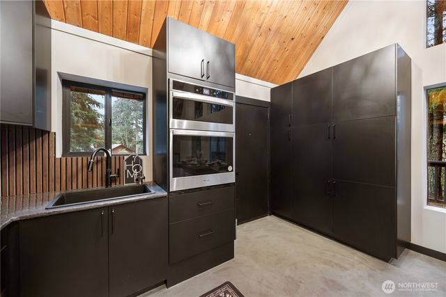 2103 46th Avenue NE, Olympia, WA 98506