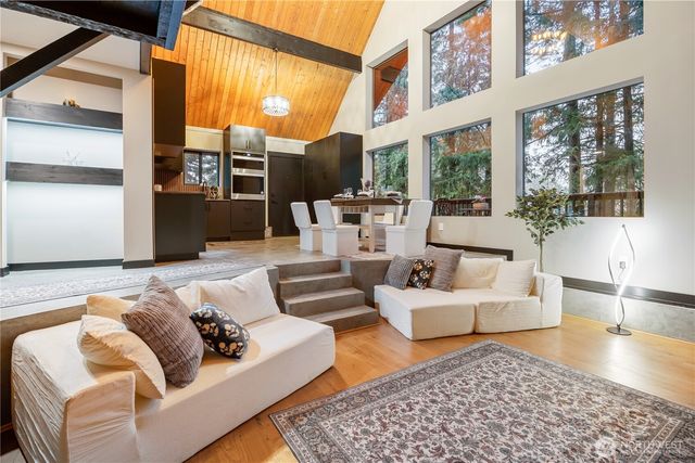 2103 46th Avenue NE, Olympia, WA 98506