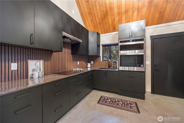 2103 46th Avenue NE, Olympia, WA 98506