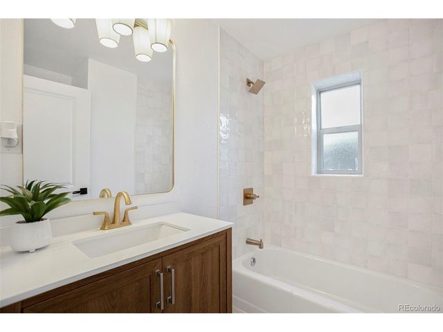 549 Detroit St, Denver, CO 80206