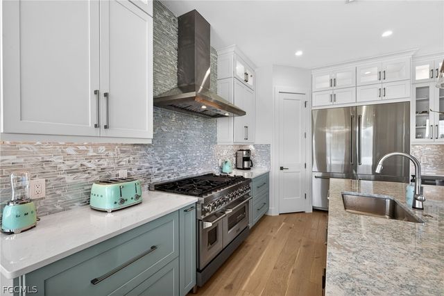 1272 Par View DR, Sanibel, FL 33957