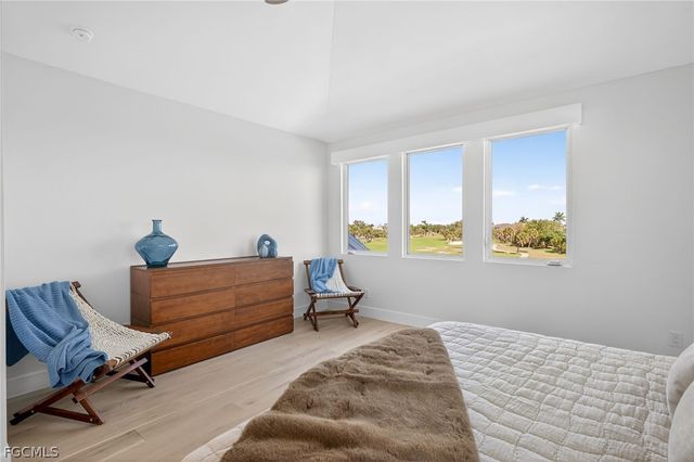 1272 Par View DR, Sanibel, FL 33957