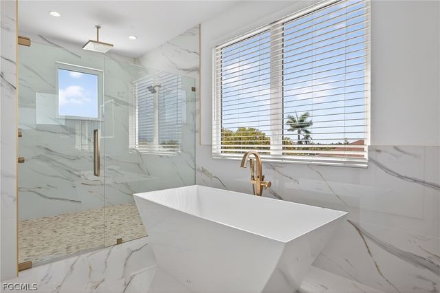 1272 Par View DR, Sanibel, FL 33957