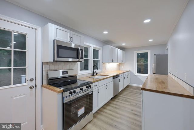 1384 ROUNDTOP RD, Middletown, PA 17057