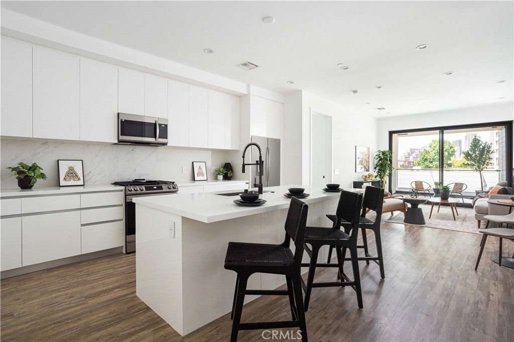 118 Astronaut Ellison S Onizuka Street 601, Los Angeles, CA 90012 — exterior