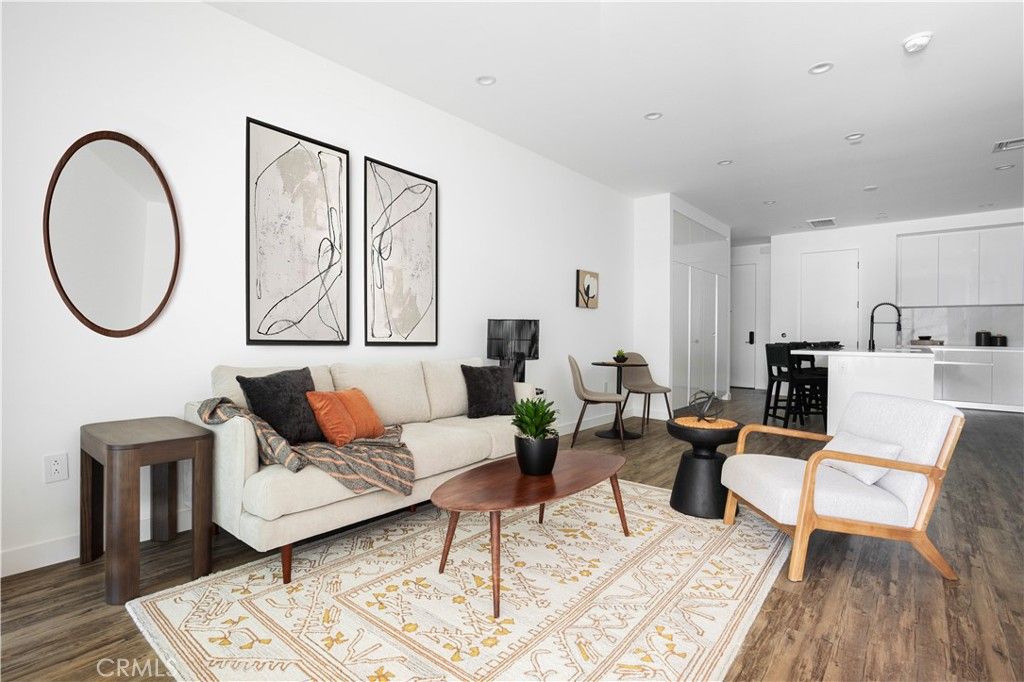 118 Astronaut Ellison S Onizuka Street 601, Los Angeles, CA 90012 — photo 2