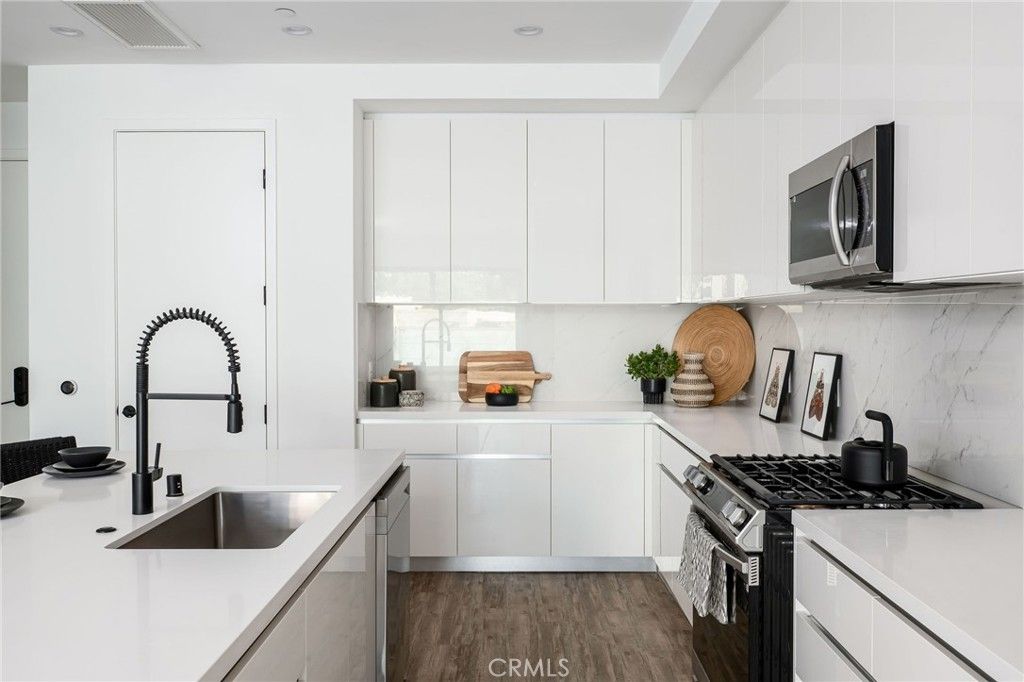 118 Astronaut Ellison S Onizuka Street 601, Los Angeles, CA 90012 — photo 5