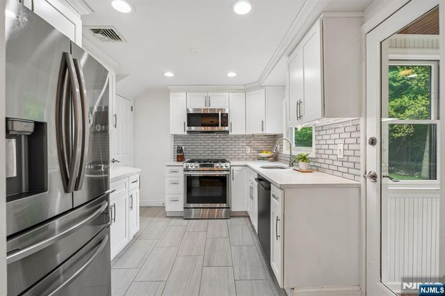 93 Prospect Street, Verona, NJ 07044