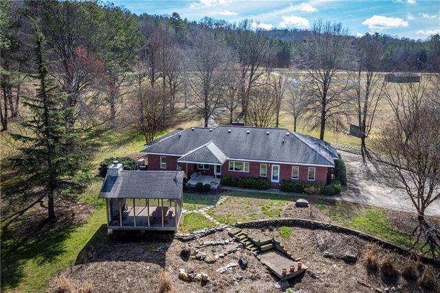 6414 Highway 136 W, Talking Rock, GA 30175