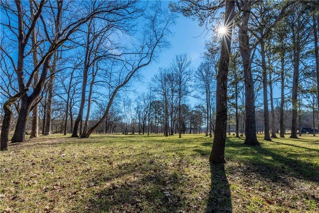 6414 Highway 136 W, Talking Rock, GA 30175