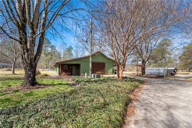 6414 Highway 136 W, Talking Rock, GA 30175