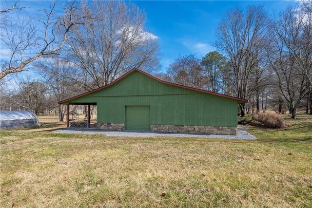 6414 Highway 136 W, Talking Rock, GA 30175