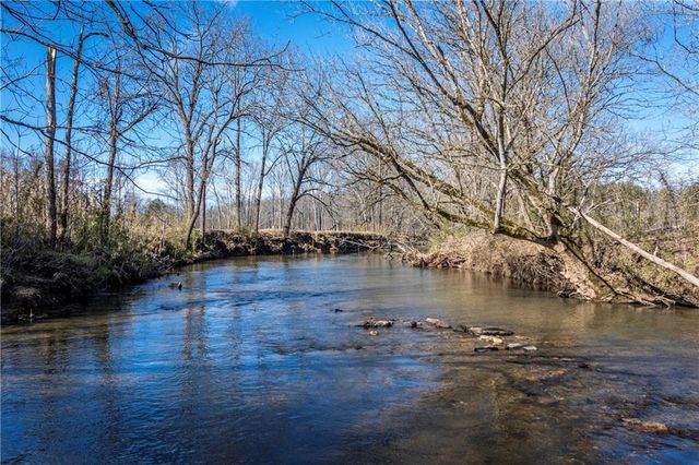 6414 Highway 136 W, Talking Rock, GA 30175