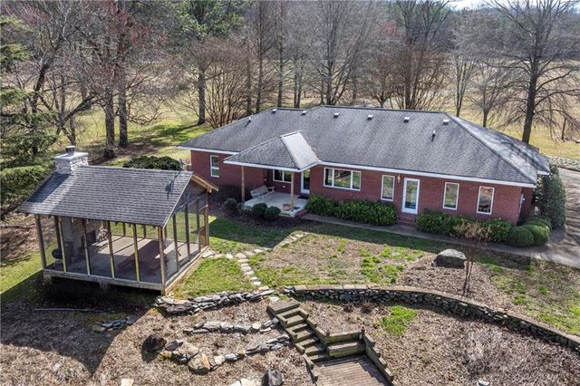 6414 Highway 136 W, Talking Rock, GA 30175