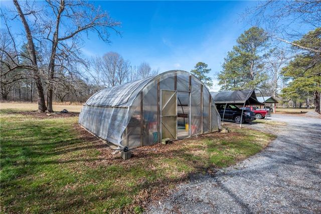 6414 Highway 136 W, Talking Rock, GA 30175