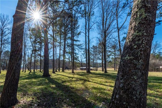 6414 Highway 136 W, Talking Rock, GA 30175