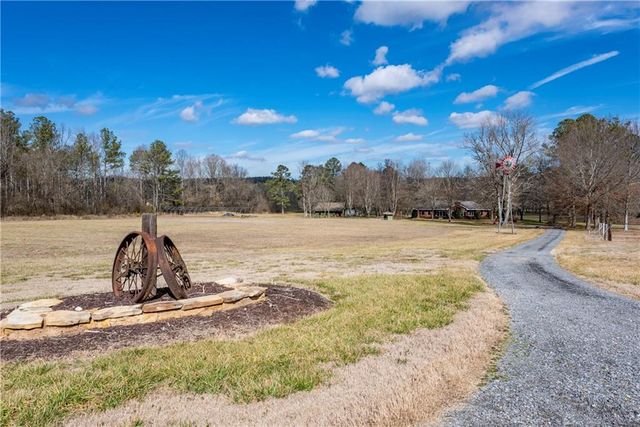 6414 Highway 136 W, Talking Rock, GA 30175