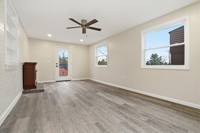 540 Springdale Dr, Penn Hills, PA 15235