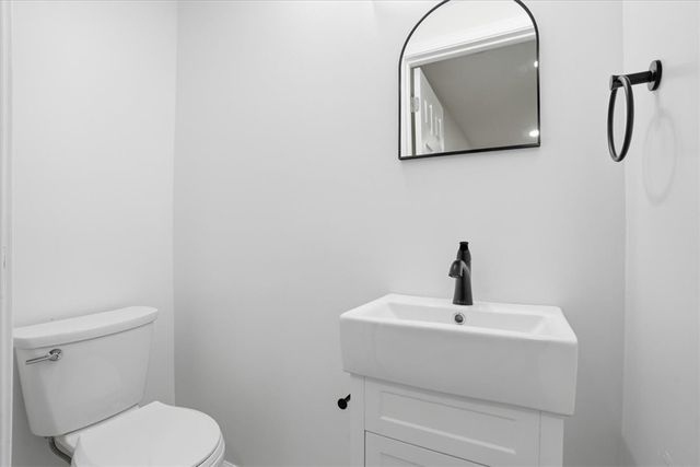 540 Springdale Dr, Penn Hills, PA 15235