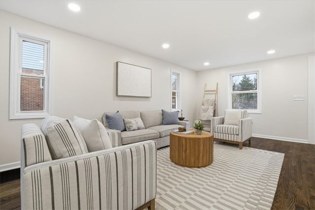 540 Springdale Dr, Penn Hills, PA 15235