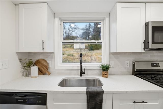 540 Springdale Dr, Penn Hills, PA 15235