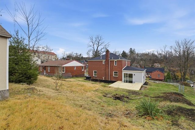 540 Springdale Dr, Penn Hills, PA 15235