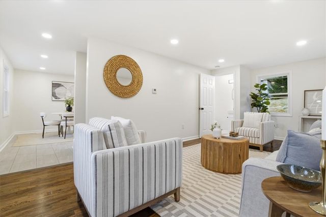 540 Springdale Dr, Penn Hills, PA 15235