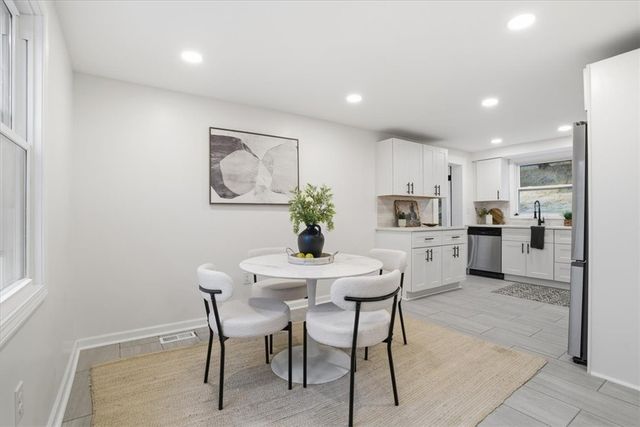 540 Springdale Dr, Penn Hills, PA 15235