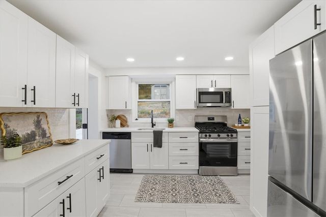 540 Springdale Dr, Penn Hills, PA 15235