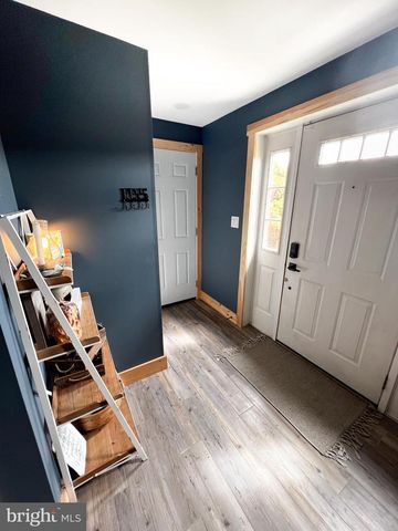 15 BIRCH DR, Lewistown, PA 17044