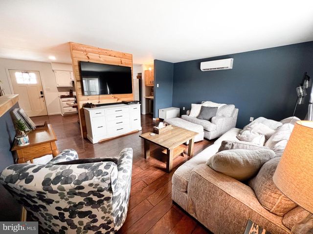 15 BIRCH DR, Lewistown, PA 17044