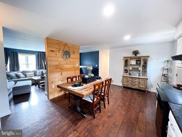 15 BIRCH DR, Lewistown, PA 17044