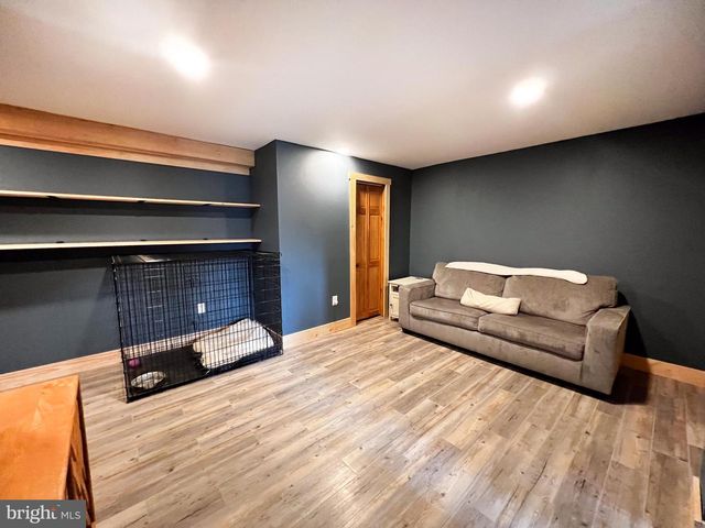 15 BIRCH DR, Lewistown, PA 17044