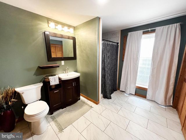 15 BIRCH DR, Lewistown, PA 17044