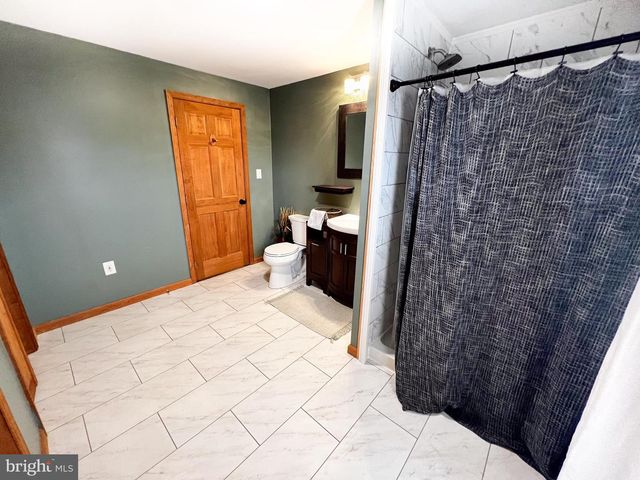 15 BIRCH DR, Lewistown, PA 17044