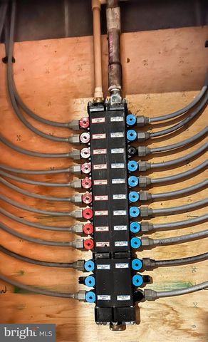 15 BIRCH DR, Lewistown, PA 17044