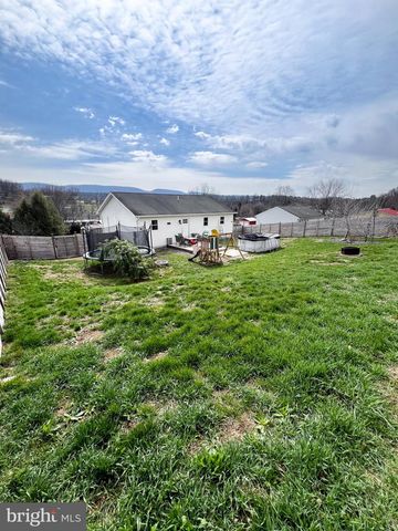 15 BIRCH DR, Lewistown, PA 17044