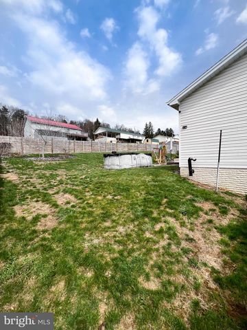 15 BIRCH DR, Lewistown, PA 17044