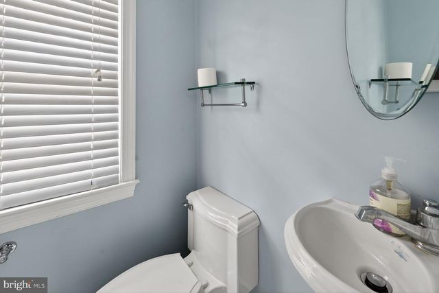 5105 34TH ST NW, Washington, DC 20008