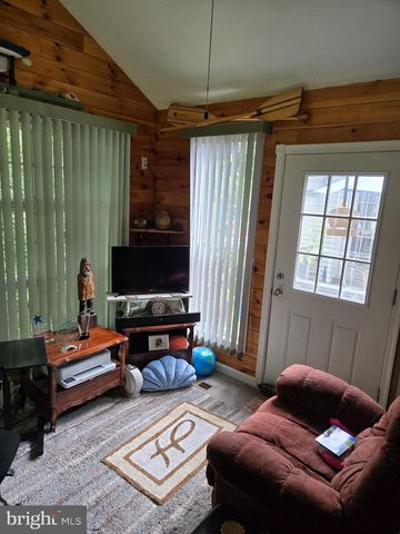58 BRANCHY RD, Harpers Ferry, WV 25425