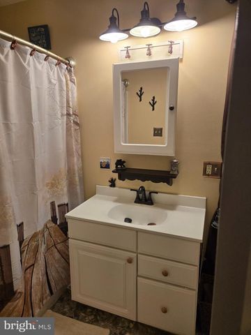58 BRANCHY RD, Harpers Ferry, WV 25425