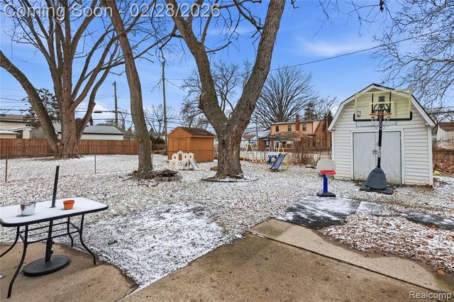 24927 Junior Street, Saint Clair Shores, MI 48080