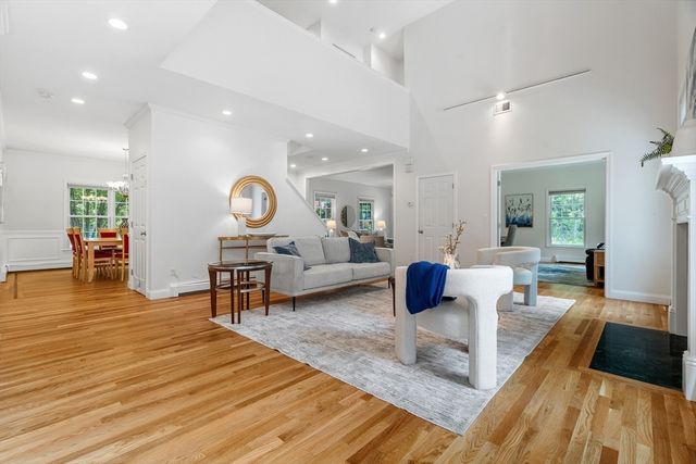 876 Central Ave, Needham, MA 02492