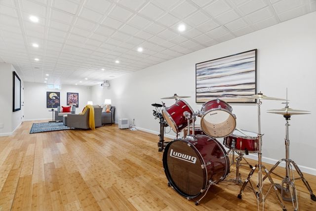 876 Central Ave, Needham, MA 02492
